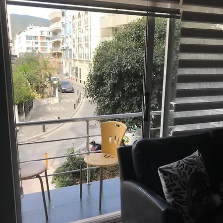 Lovely Studio In Excellent Central Location 1 Min Walk To Beach With Air/con アパート マルマリス