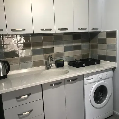 Lovely Studio In Excellent Central Location 1 Min Walk To Beach With Air/con マルマリス